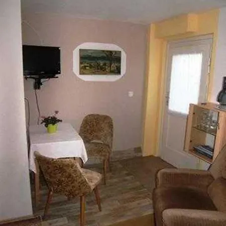 홈스테이 Ferienunterkuenfte Schulz